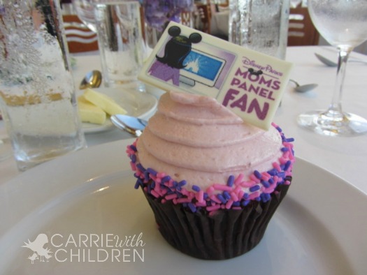 Disney Moms Panel Fan Luncheon Cupcake
