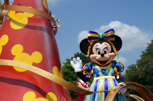 Minnie Mouse Waving in Parade