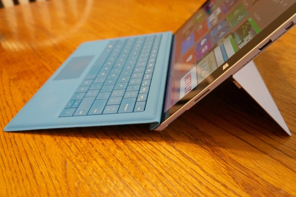 Microsoft Surface Pro 3 Kickstand